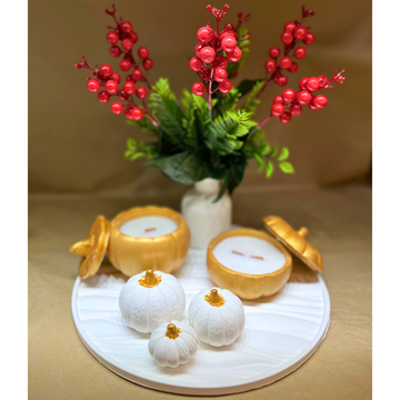 Gold Balkabaklı Kokulu Mum Dekoratif Set -Tabak & Çiçek DAHİL
